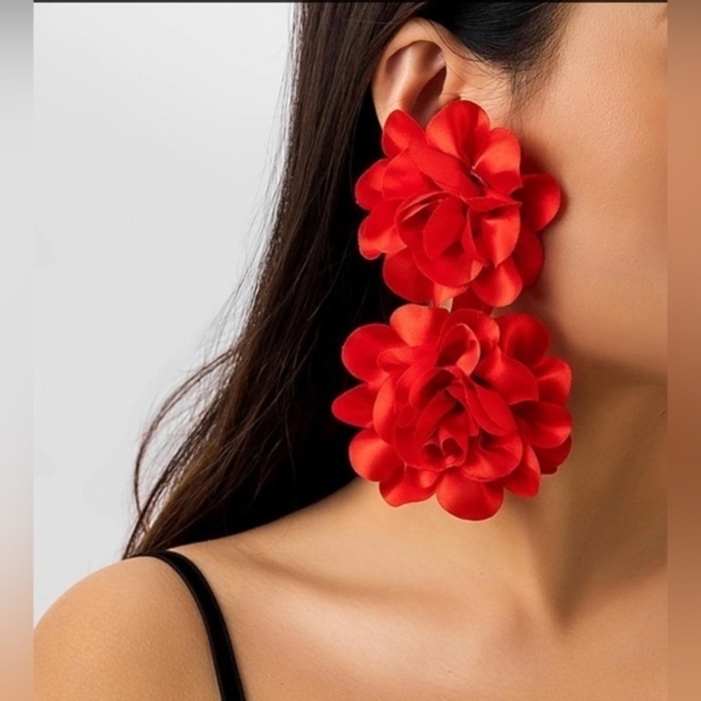 ✨NEW✨ Elegant Red Floral Earrings